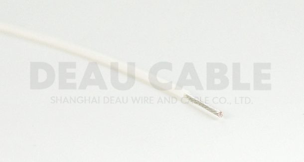 特點(diǎn)/用途：具有優(yōu)良的耐腐蝕性能，抗油、強(qiáng)酸、抗強(qiáng)堿、強(qiáng)氧化劑等；具有優(yōu)良的電絕緣性能、耐高電壓、高頻損耗小、不吸潮、絕緣電阻大；具有優(yōu)良的耐燃、耐老化性能、使用壽命長(zhǎng)。電子行業(yè)中，可用于溫度補(bǔ)償導(dǎo)線，耐低溫導(dǎo)線，高溫加熱導(dǎo)線，耐老化電線及阻燃電線；家用電器行業(yè)中，可用于空調(diào)機(jī)，微波爐，電子消毒柜，電飯堡，電子熱水瓶，電暖器，電烤箱，電炒鍋，燈具燈飾等的內(nèi)部布線。